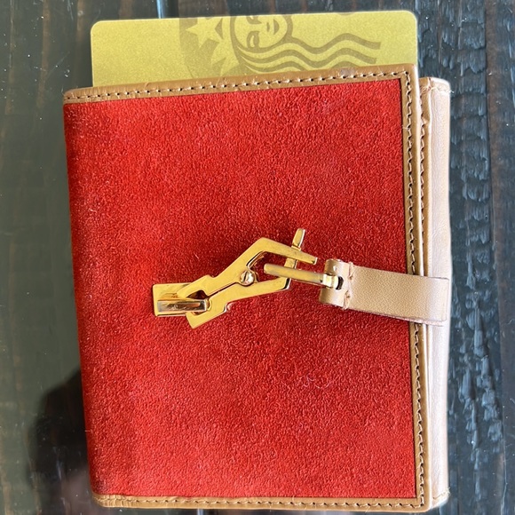 GUCCI — barely used - Picture 9 of 11